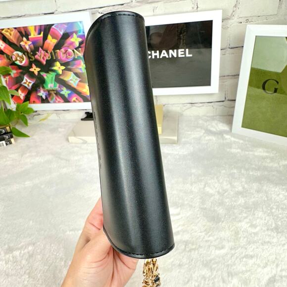 CHANEL black leather sunglass case, clutch or shoulder bag with chain - Picture 8 of 13